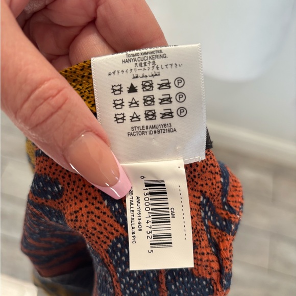 BCBGMAXAZRIA Cam Print Blocked Wrap Crop Top - Picture 8 of 8